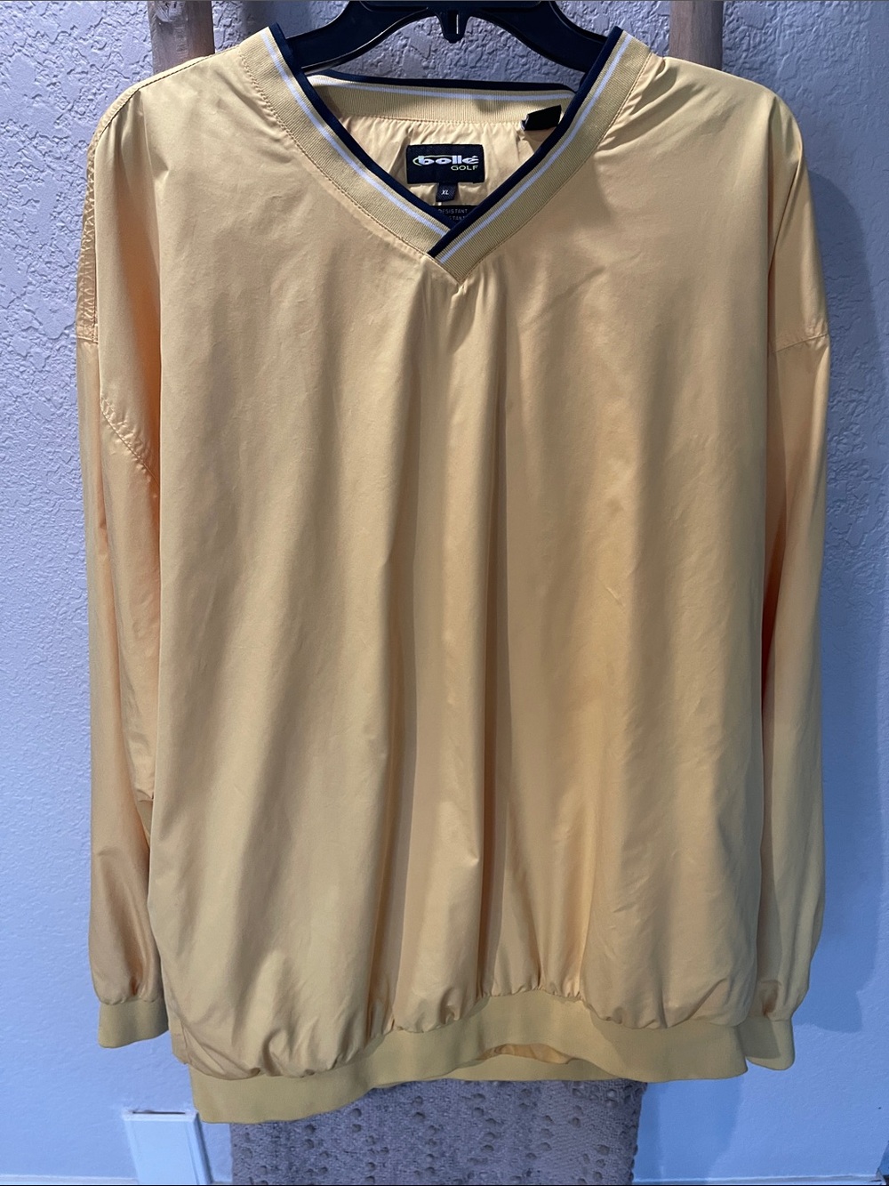 Bolle Golf Lightweight V-Neck Pullover in Pale Yellow